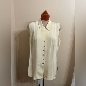 Due Per Due Sleeveless Collared Blouse